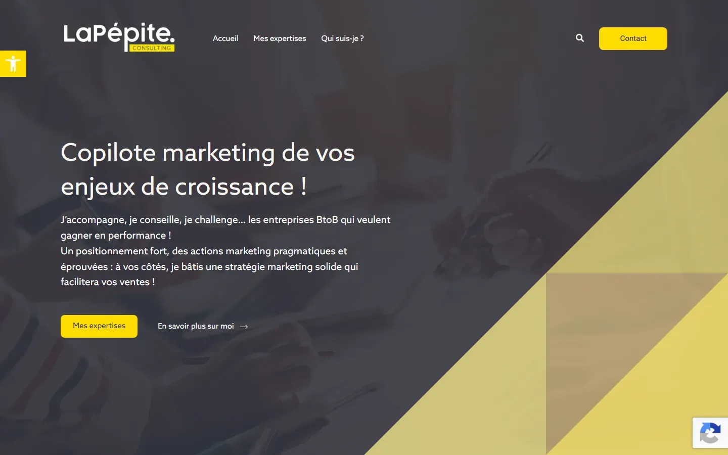 Page d’accueil de La Pépite Consulting : accroche « Copilote marketing de vos enjeux de croissance » sur fond sombre et jaune.